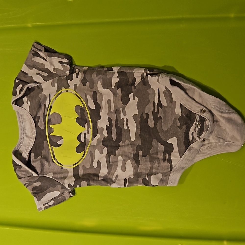 5/25$ Batman onesie camo baby boy size 6-12 months